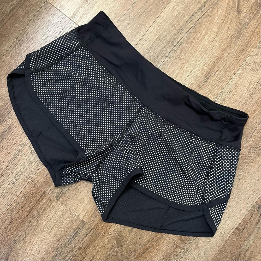 Lululemon Speed Short Ravish Reptile Silver Black - Picture 5 of 12